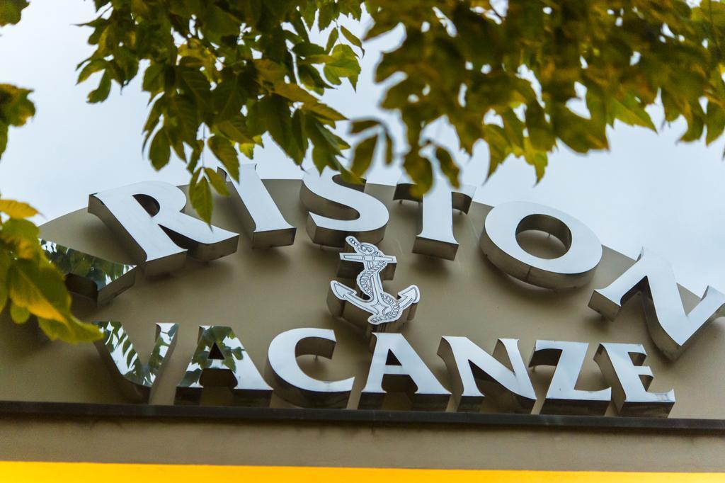 Ariston Vacanze Марина-ді-Равенна Екстер'єр фото